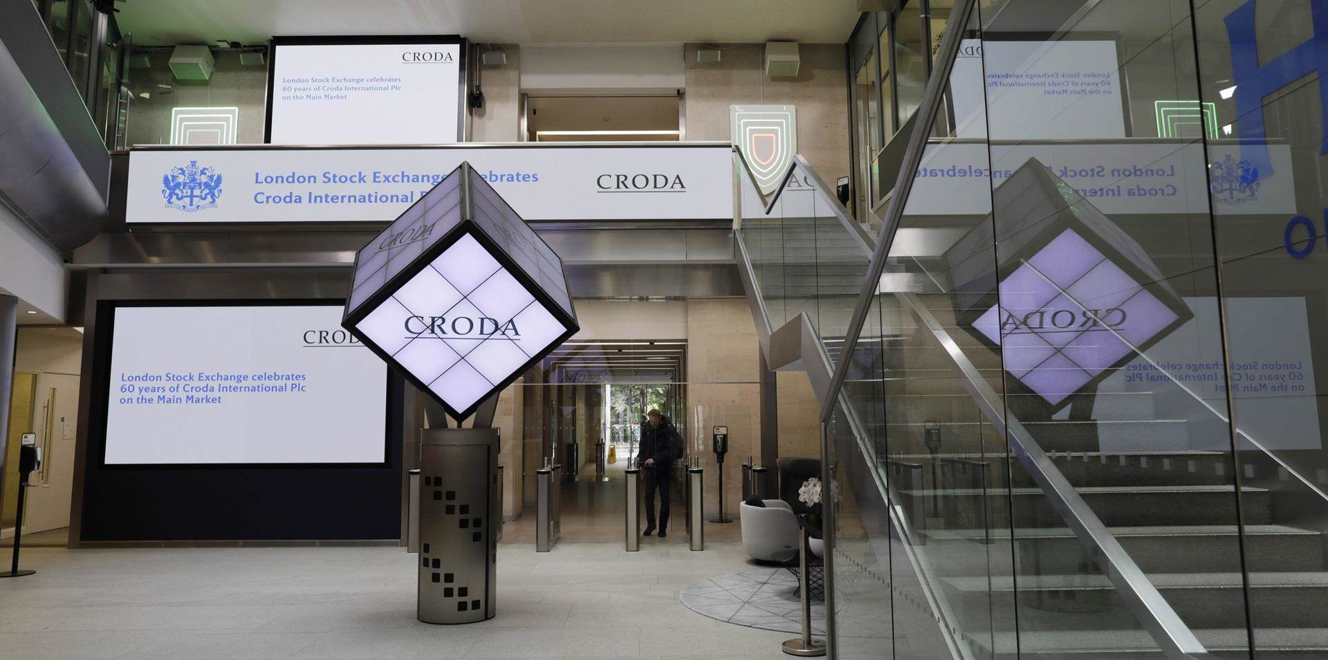 Business man and woman about to attend a meeting