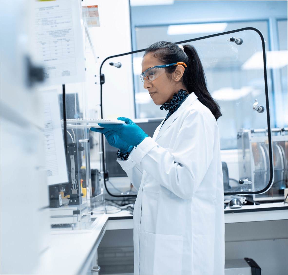 testing the tensile strength of hair