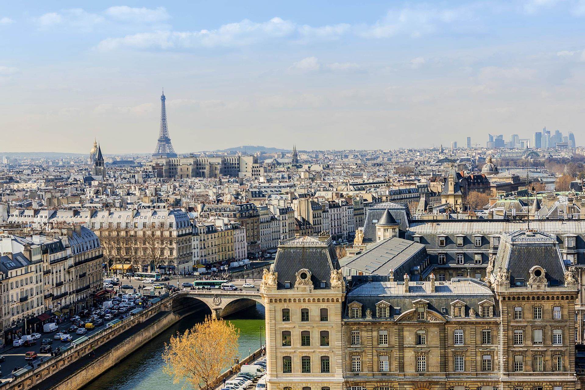 Paris skyline